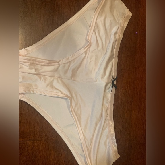 Light Pink Bikini Panties Victoria Secret, new, no tag - Picture 1 of 14
